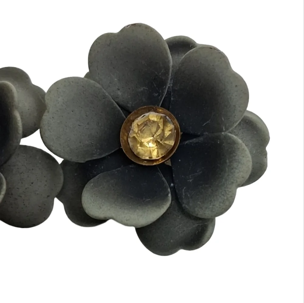 🌸 Vintage Black/Grey Matte Flower Clip-On Earrings w/ Amber Crystal